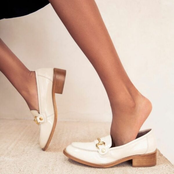 reqins-mocassins-janis-vernis-ecru