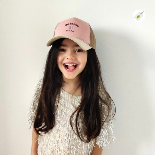 poule-party-casquette-chou-a-la-creme