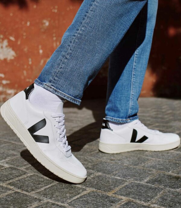 Veja - Baskets - V10 Leather White Black – Image 4