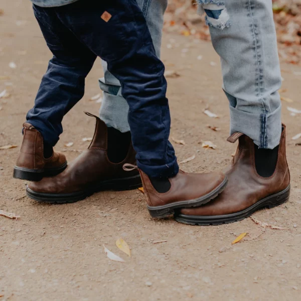 blundstone-boot-antique-brown