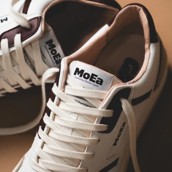 moea-gen1-white-wine-suede