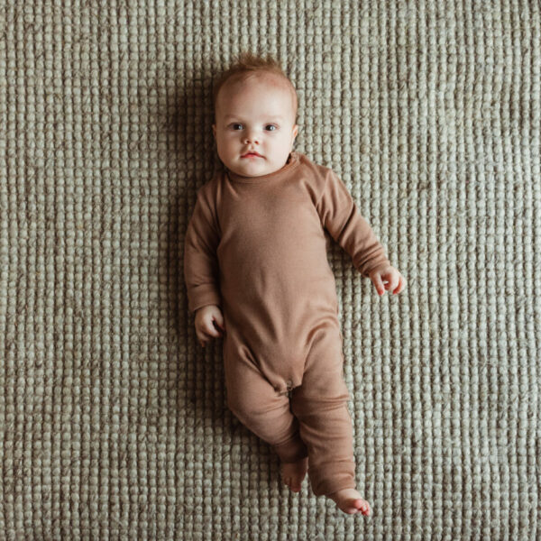 wooly-organic-merino-sleepsuit-tiramisu