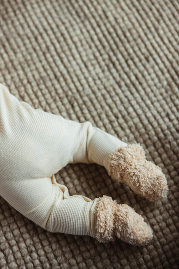 wooly-organic-plush-booties-smoke-gray