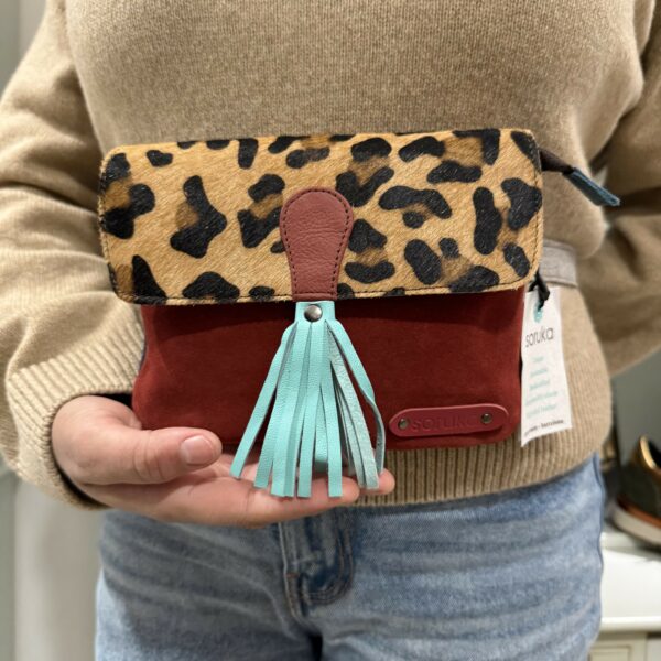 SORUKA - SAC BANANE - FOND ROUGE – Image 2