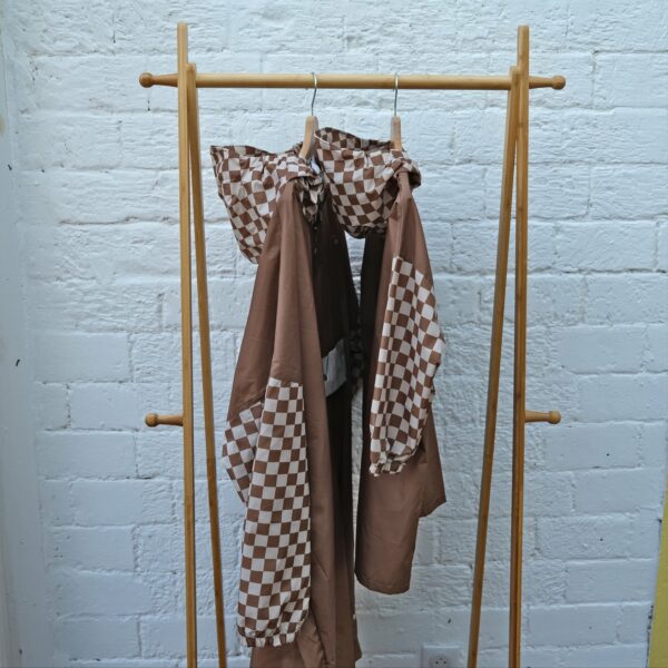 poule-party-ponchos-damiers
