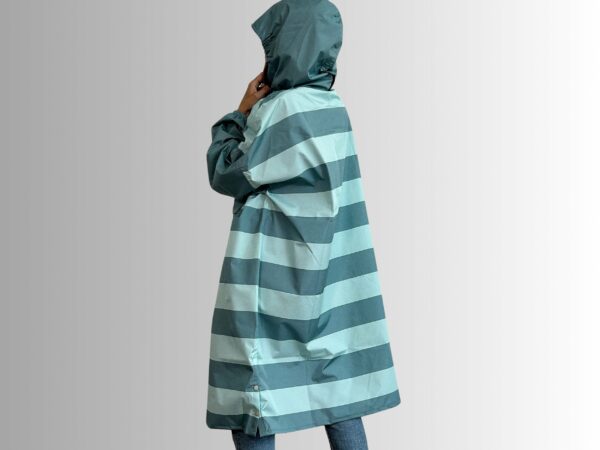 poule-party-ponchos-adulte-green-stripes