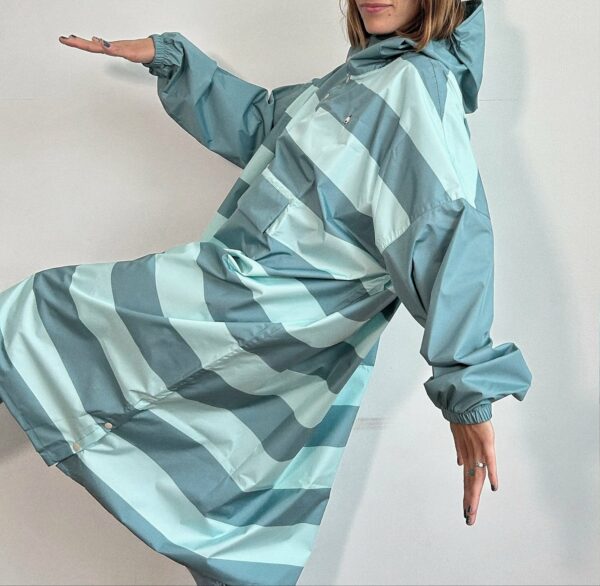 poule-party-ponchos-adulte-green-stripes
