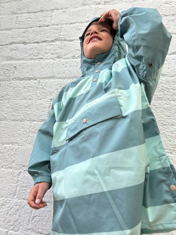poule-party-ponchos-green-stripes