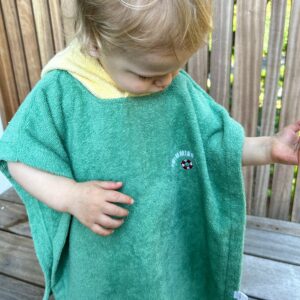 poule-party-ponchos-de-bain-menthe-citron