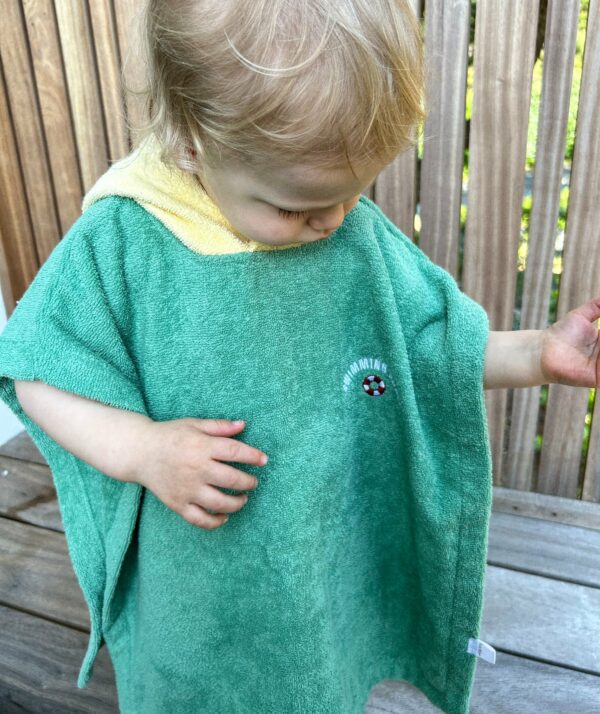 poule-party-ponchos-de-bain-menthe-citron