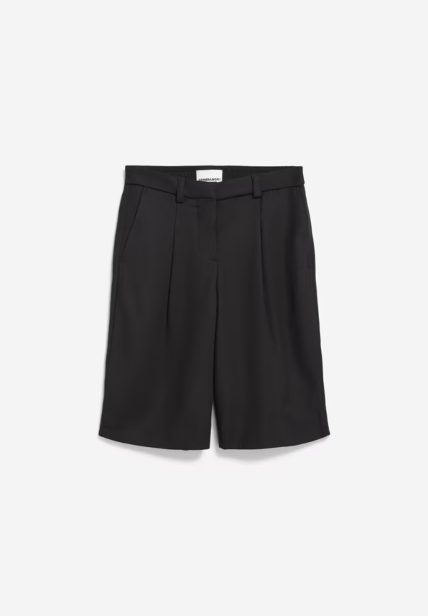 armed-namaal-black