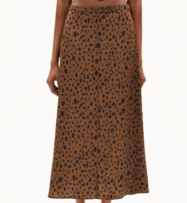 armed-wolaaria-leopaa-dark-camel