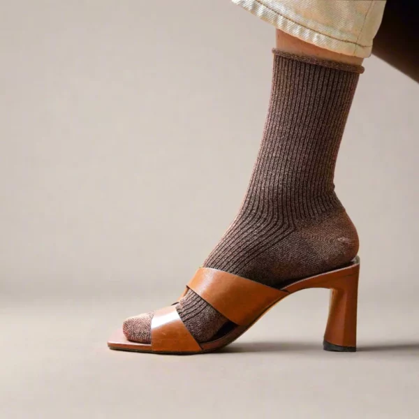 KLUE - Chaussettes à paillettes - Marron Camel – Image 2
