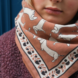 mais-aug-foulard-teckel-ad