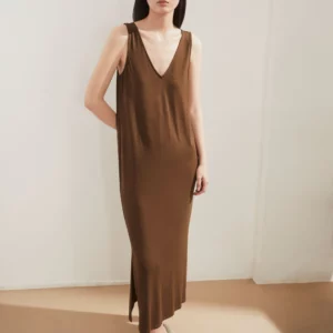 armed-sleeveless-dried-palm