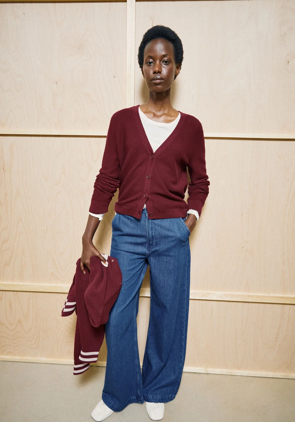 armed-menaal-velvet-red