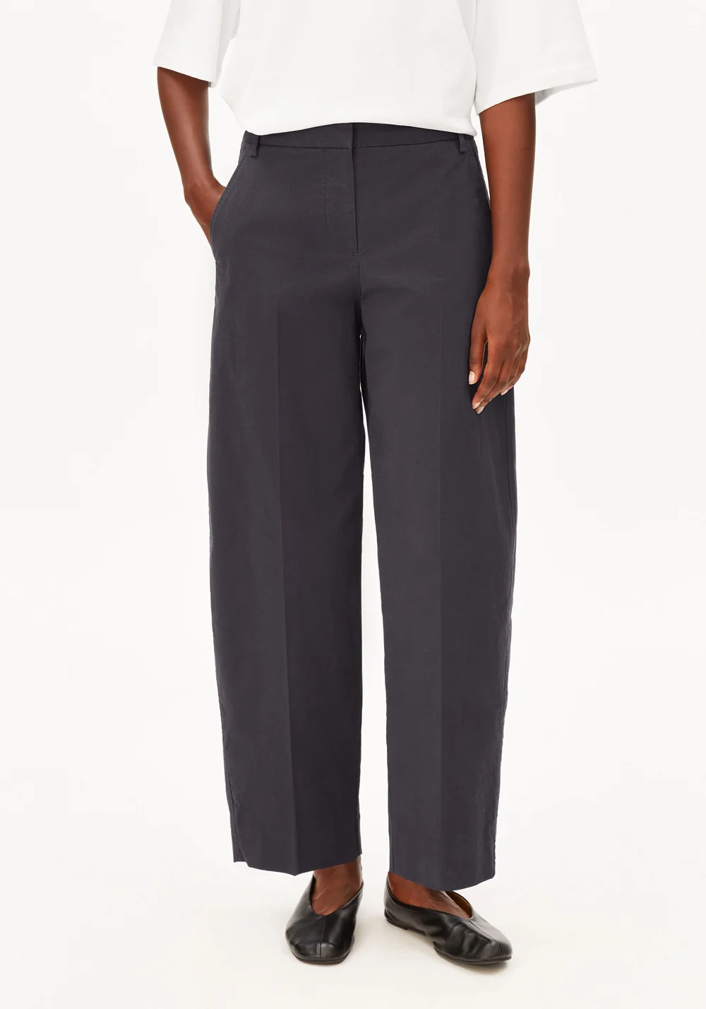 ARMEDANGELS - Pantalon Barrel - Dark Steel – Image 2