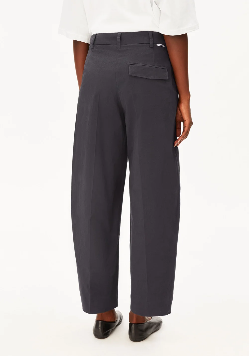 ARMEDANGELS - Pantalon Barrel - Dark Steel – Image 3